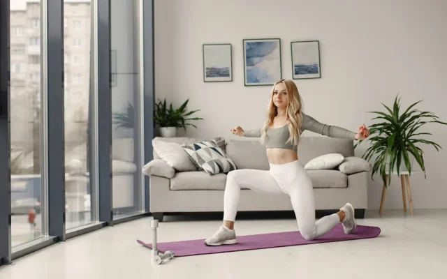 10 Fitness Übungen, die jeder zu Hause machen kann