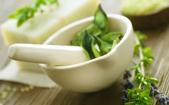 5 Naturkosmetik-Produkte die du ganz einfach aus Lebensmitteln herstellen kannst